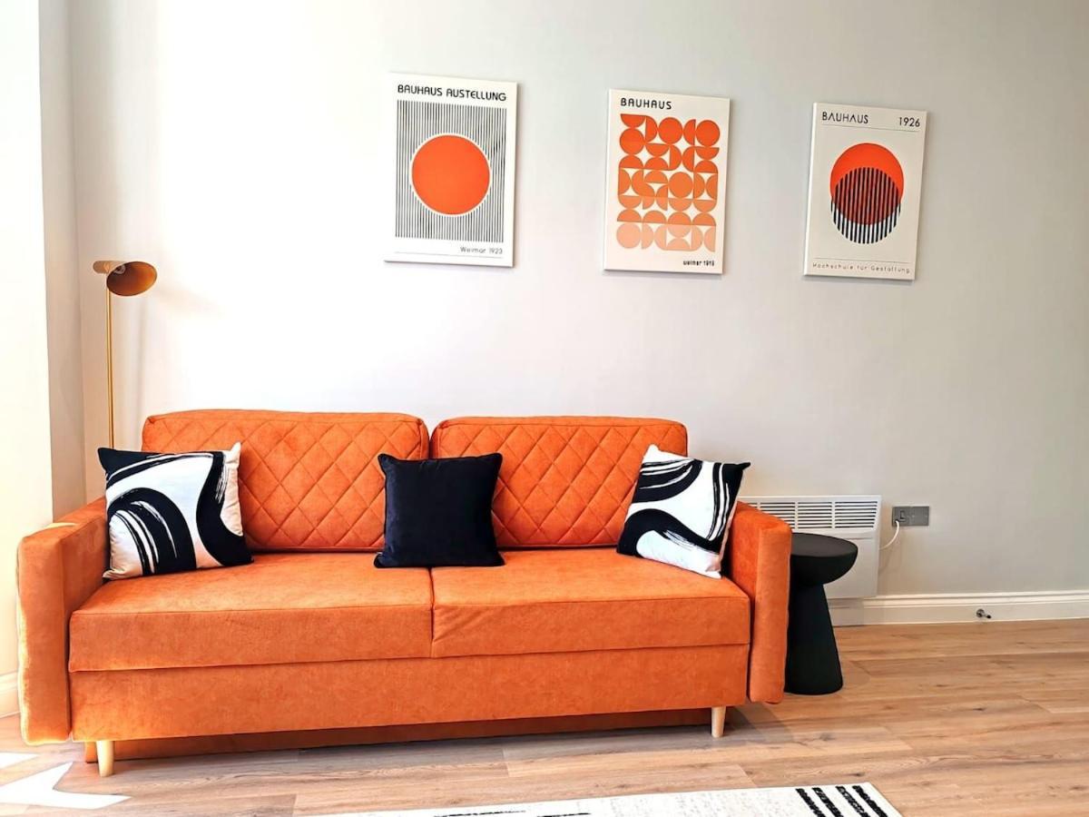 Stunning Modern Apartment Sleeps 4 - 6 Min Walk From Golden Beaches-Free Parking Bournemouth Dış mekan fotoğraf