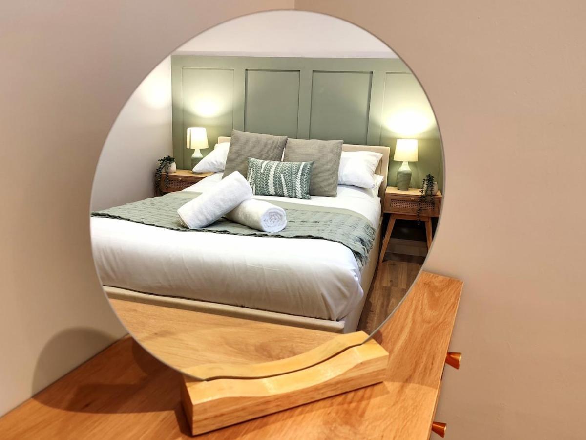 Stunning Modern Apartment Sleeps 4 - 6 Min Walk From Golden Beaches-Free Parking Bournemouth Dış mekan fotoğraf