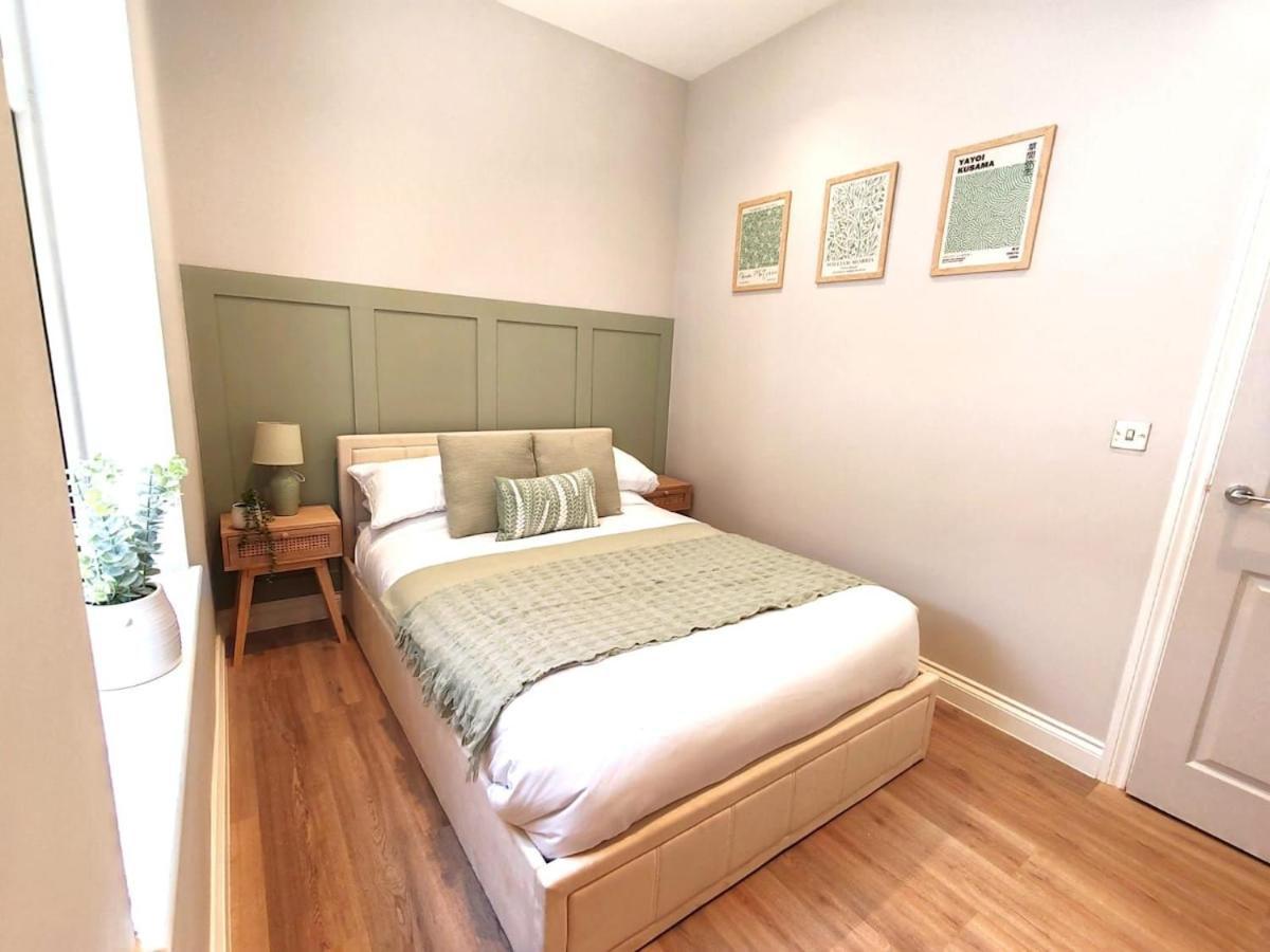 Stunning Modern Apartment Sleeps 4 - 6 Min Walk From Golden Beaches-Free Parking Bournemouth Dış mekan fotoğraf