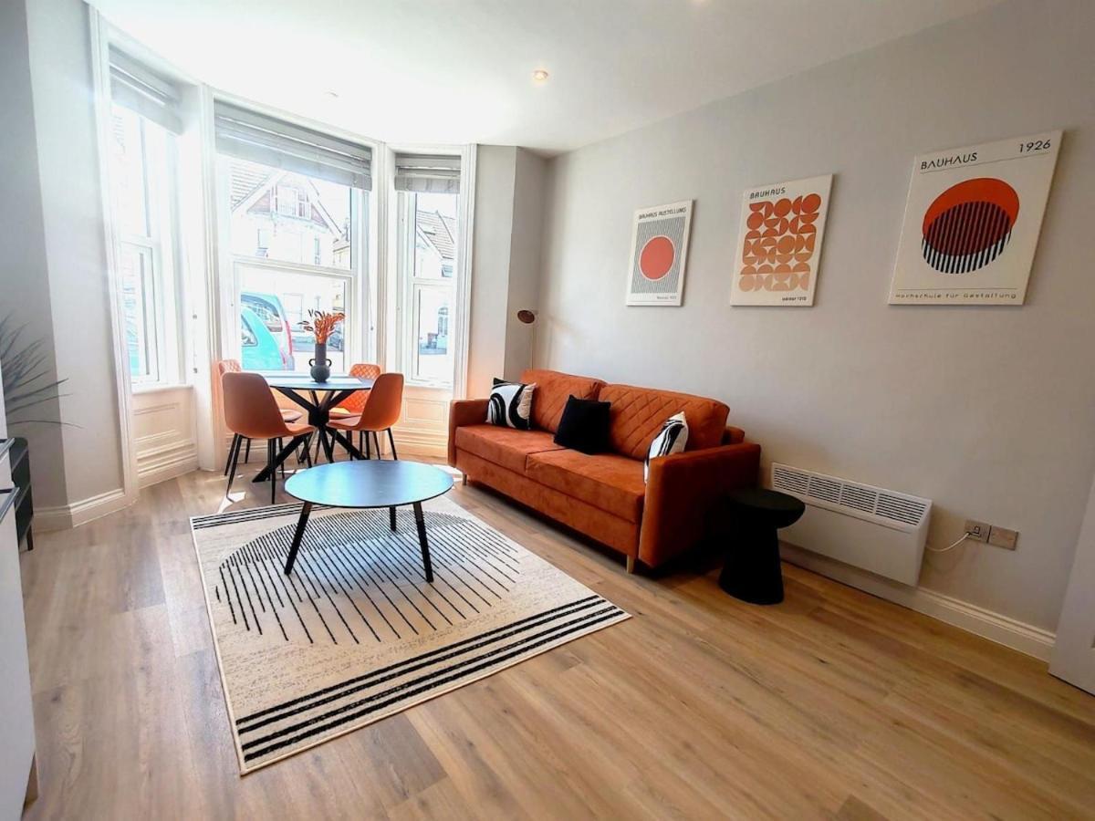 Stunning Modern Apartment Sleeps 4 - 6 Min Walk From Golden Beaches-Free Parking Bournemouth Dış mekan fotoğraf