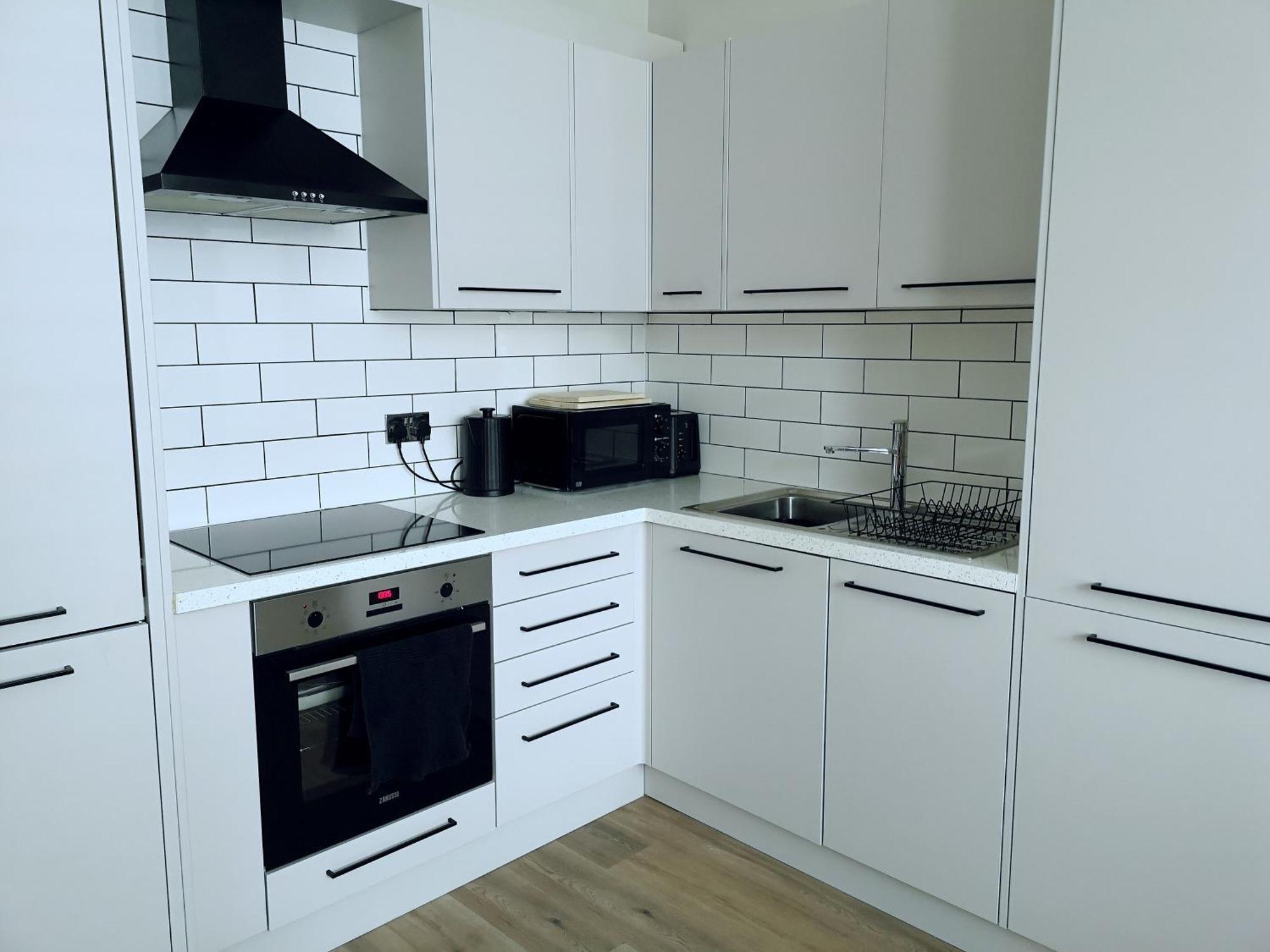 Stunning Modern Apartment Sleeps 4 - 6 Min Walk From Golden Beaches-Free Parking Bournemouth Dış mekan fotoğraf