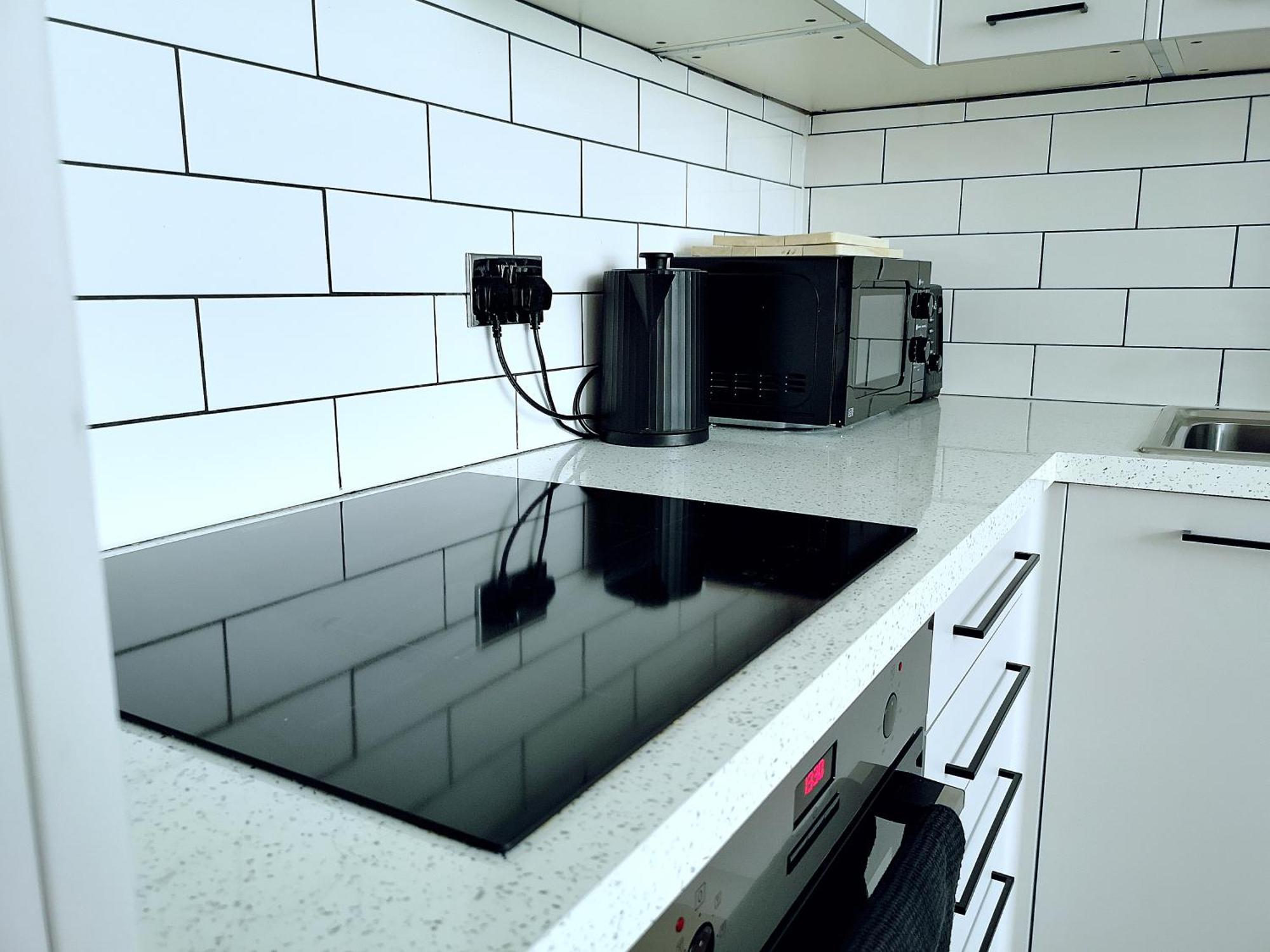 Stunning Modern Apartment Sleeps 4 - 6 Min Walk From Golden Beaches-Free Parking Bournemouth Dış mekan fotoğraf