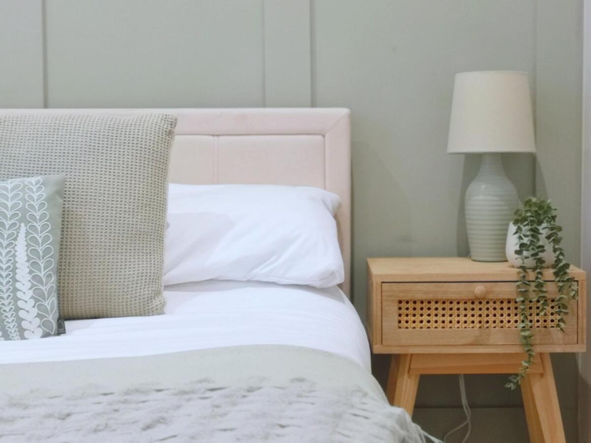 Stunning Modern Apartment Sleeps 4 - 6 Min Walk From Golden Beaches-Free Parking Bournemouth Dış mekan fotoğraf